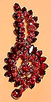 a beautiful vintage costume jewelry Brooch unsigned