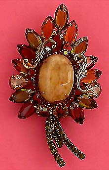 a beautiful vintage costume jewelry brooch unsigned