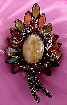 a beautiful vintage costume jewelry brooch unsigned