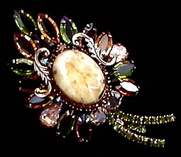 a beautiful vintage costume jewelry brooch unsigned