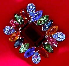 a beautiful vintage costume jewelry brooch unsigned