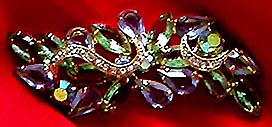 a beautiful vintage costume jewelry brooch unsigned