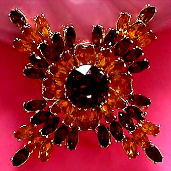 a beautiful vintage costume jewelry brooch unsigned