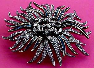 a beautiful vintage costume jewelry brooch unsigned