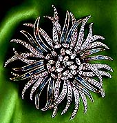 a beautiful vintage costume jewelry Juliana necklace