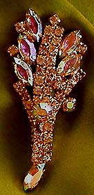 a beautiful vintage costume jewelry brooch unsigned