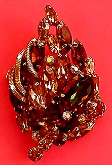 a beautiful vintage costume jewelry brooch unsigned