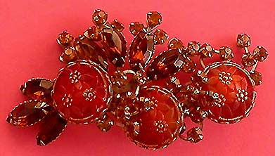 a beautiful vintage costume jewelry brooch unsigned