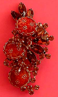 a beautiful vintage costume jewelry brooch unsigned