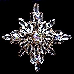 a beautiful vintage costume jewelry brooch unsigned