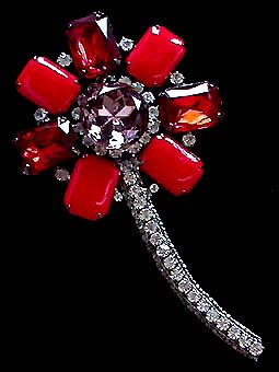 a beautiful vintage costume jewelry brooch unsigned