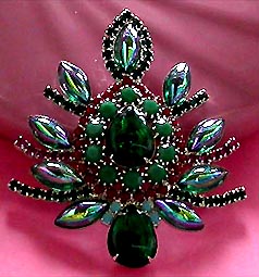 a beautiful vintage costume jewelry brooch unsigned