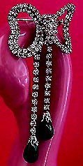 a beautiful vintage costume jewelry Brooch unsigned