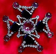 a beautiful vintage costume jewelry Brooch unsigned