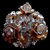 a beautiful vintage costume jewelry Brooch unsigned