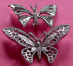 a beautiful vintage costume jewelry brooch unsigned