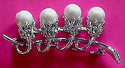 a beautiful vintage costume jewelry brooch unsigned