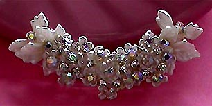 a beautiful vintage costume jewelry brooch unsigned