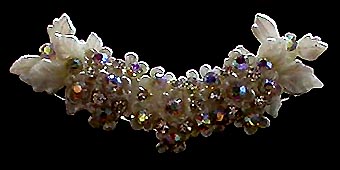 a beautiful vintage costume jewelry brooch unsigned