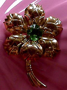 a beautiful vintage costume jewelry brooch unsigned