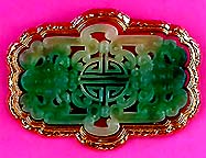 a beautiful vintage costume jewelry Brooch unsigned