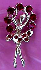 a beautiful vintage costume jewelry Brooch unsigned