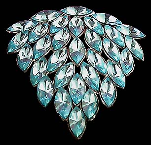 a beautiful vintage costume jewelry brooch unsigned