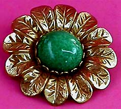 a beautiful vintage costume jewelry brooch unsigned