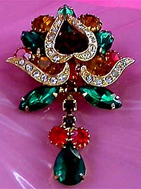a beautiful vintage costume jewelry brooch unsigned