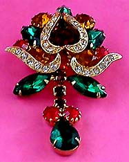a beautiful vintage costume jewelry brooch unsigned