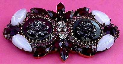 a beautiful vintage costume jewelry brooch unsigned