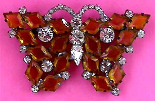 a beautiful vintage costume jewelry brooch unsigned