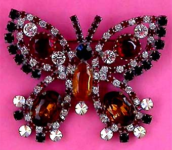 a beautiful vintage costume jewelry brooch unsigned