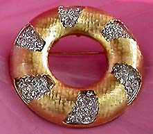 a beautiful vintage costume jewelry brooch unsigned