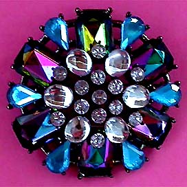 a beautiful vintage costume jewelry brooch unsigned