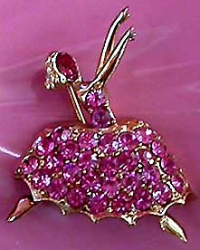 a beautiful vintage costume jewelry brooch unsigned