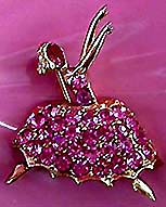 a beautiful vintage costume jewelry Brooch unsigned