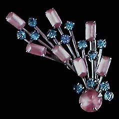 a beautiful vintage costume jewelry brooch unsigned