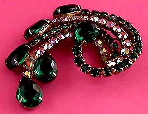 a beautiful vintage costume jewelry brooch unsigned