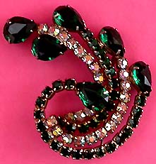 a beautiful vintage costume jewelry brooch unsigned