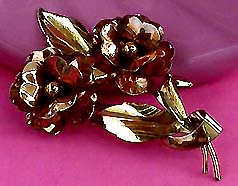 a beautiful vintage costume jewelry brooch unsigned