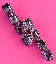 a beautiful vintage costume jewelry brooch unsigned