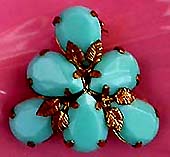 a beautiful vintage costume jewelry brooch unsigned