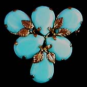 a beautiful vintage costume jewelry brooch unsigned