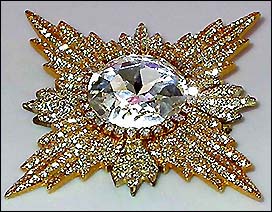 a beautiful vintage costume jewelry brooch unsigned