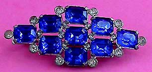 a beautiful vintage costume jewelry brooch unsigned