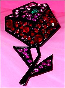 a beautiful vintage costume jewelry brooch unsigned