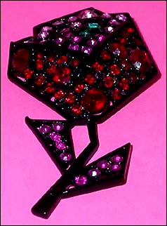 a beautiful vintage costume jewelry brooch unsigned