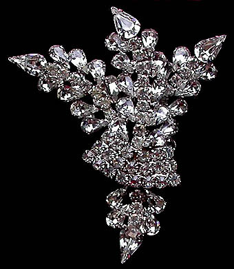 a beautiful vintage costume jewelry brooch unsigned