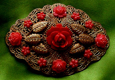 a beautiful vintage costume jewelry brooch unsigned